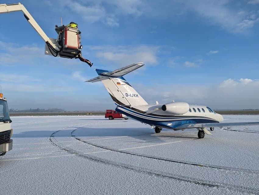 Planning a Private Jet Ski Trip Around Airport Rules and Transfers