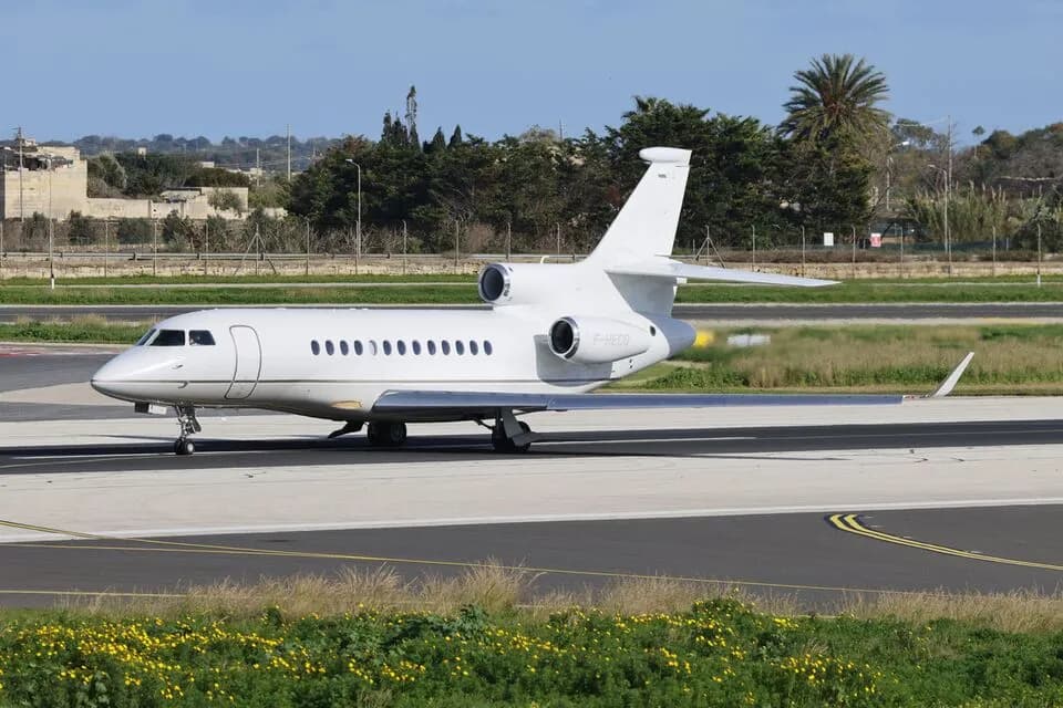 How to Plan a Private Jet Island Escape Around Airport Limits